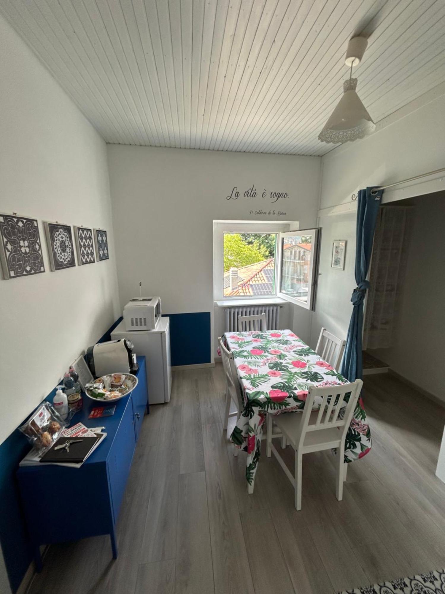 Acchiappasogni Holiday House Malgrate Bagian luar foto