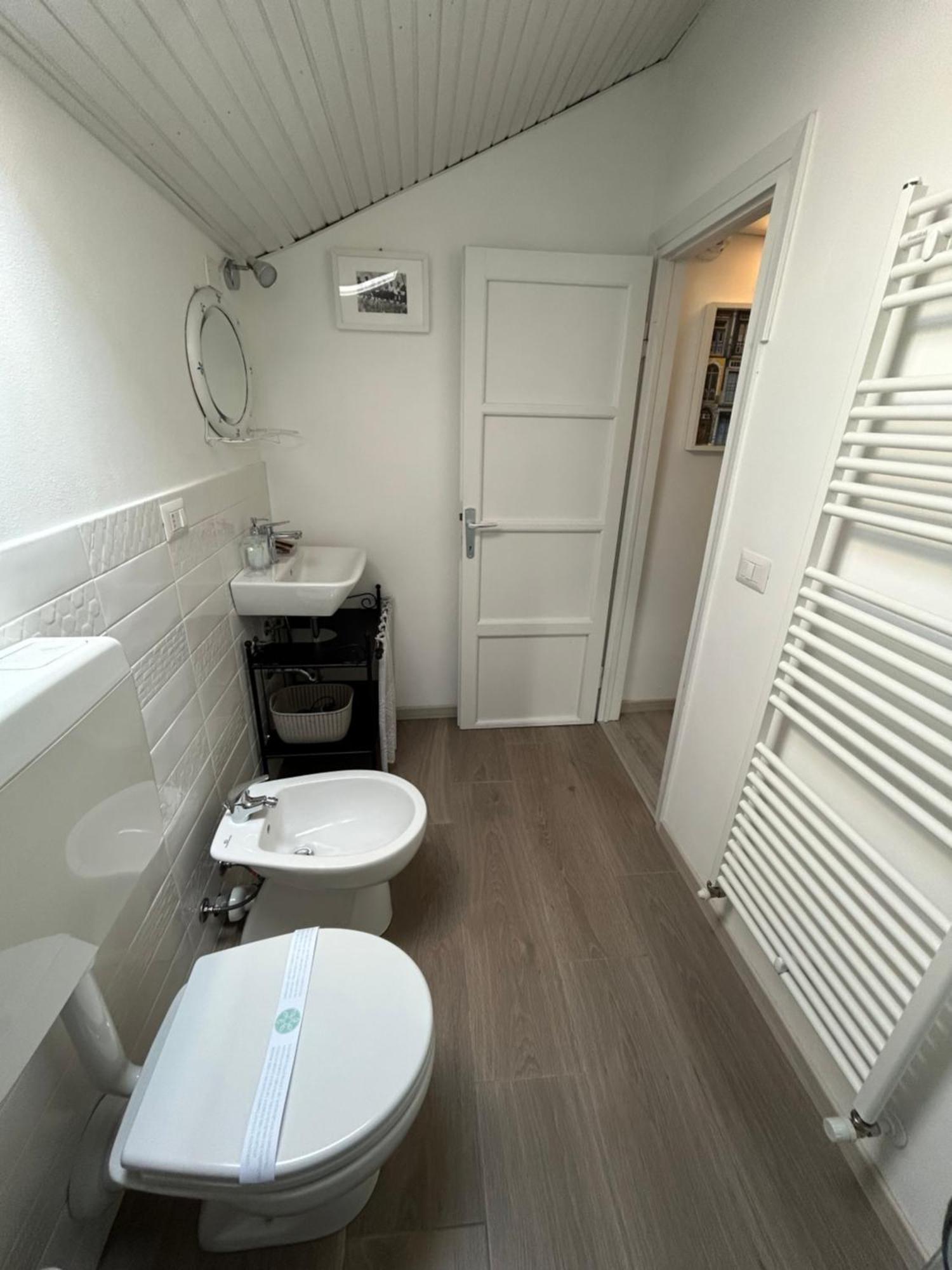 Acchiappasogni Holiday House Malgrate Bagian luar foto