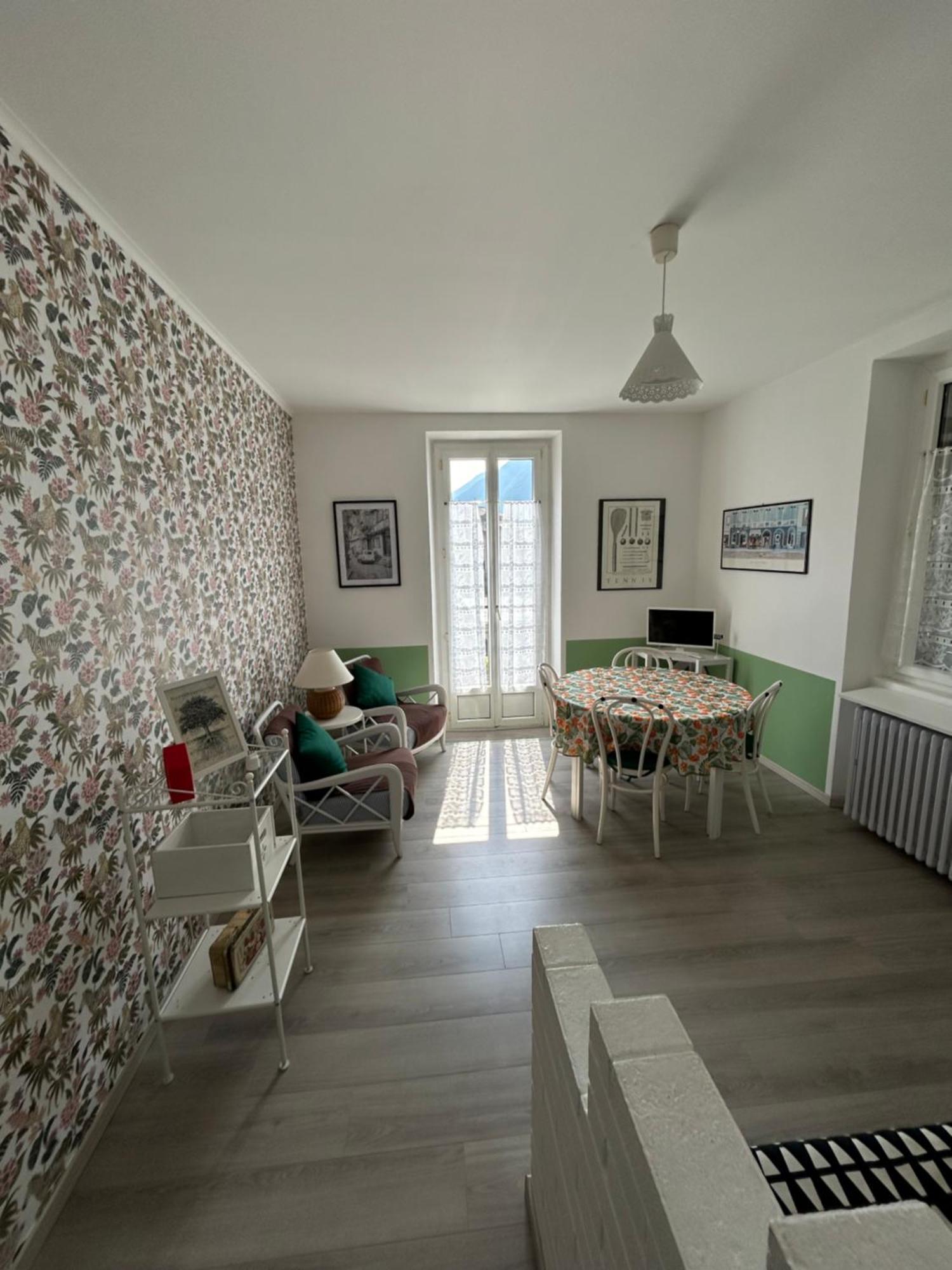 Acchiappasogni Holiday House Malgrate Bagian luar foto