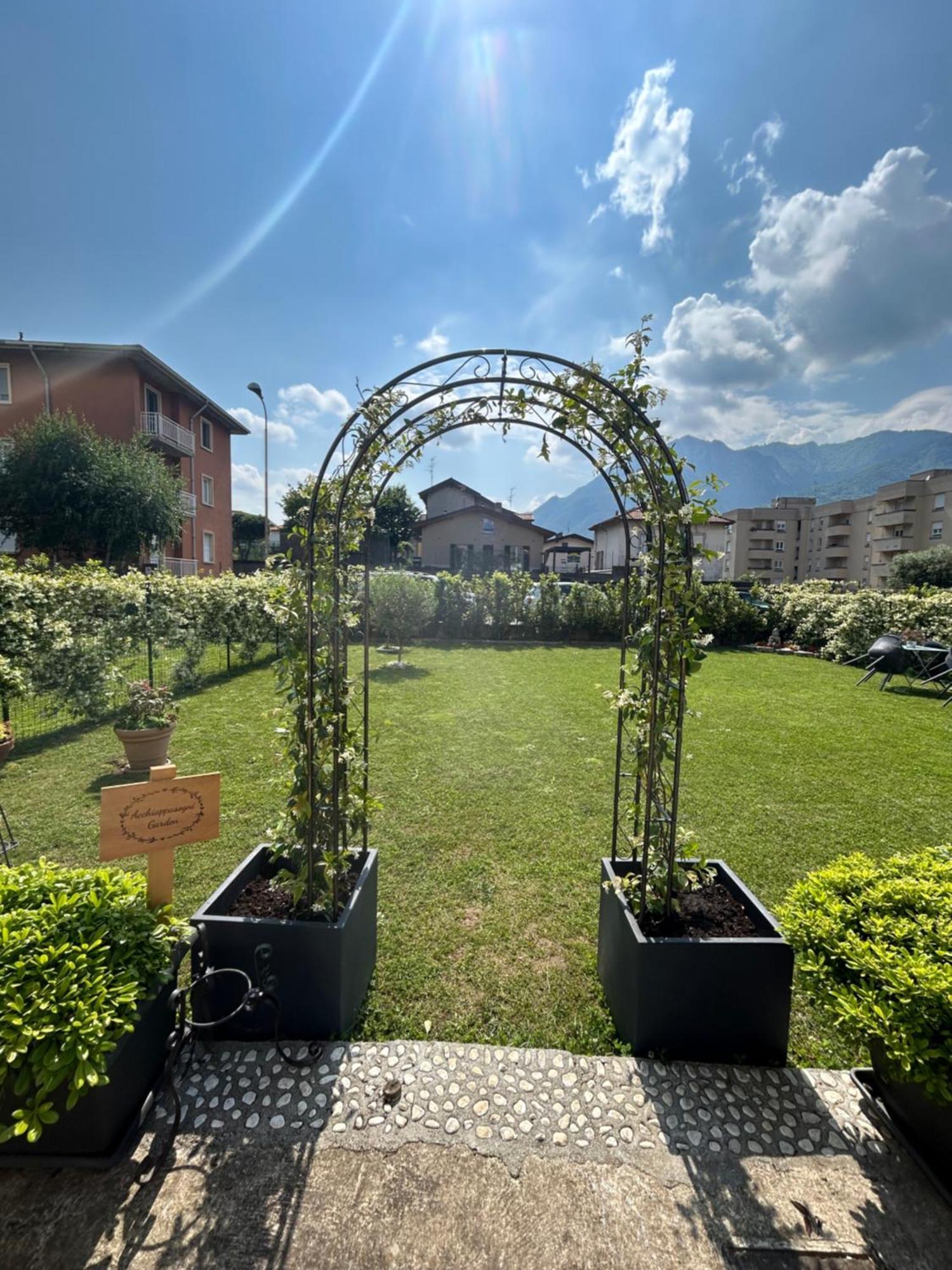 Acchiappasogni Holiday House Malgrate Bagian luar foto