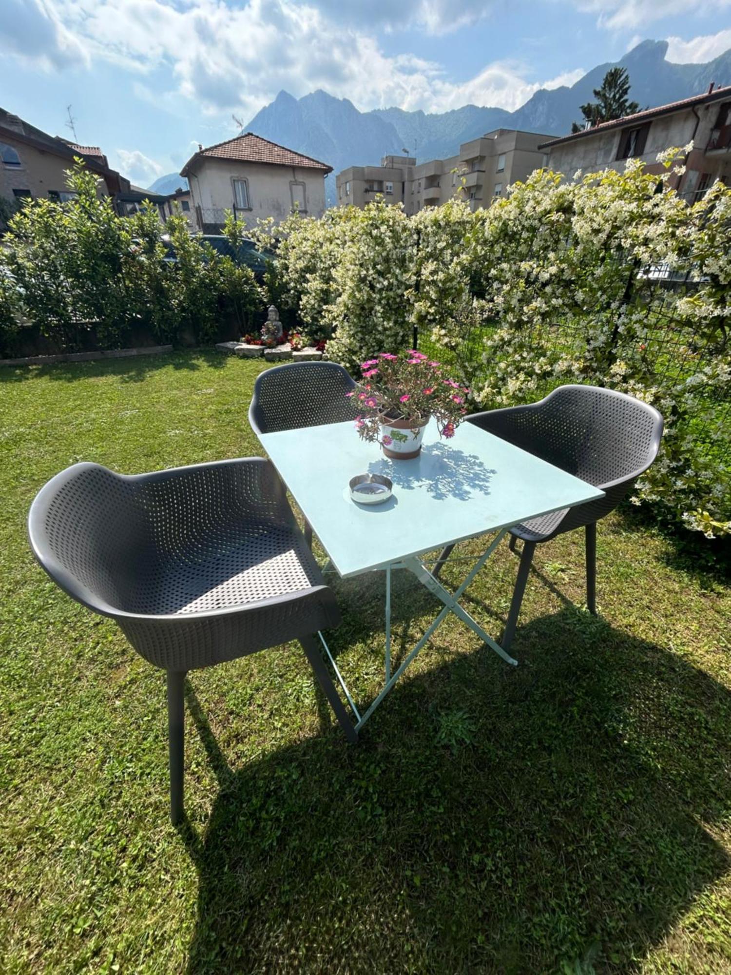 Acchiappasogni Holiday House Malgrate Bagian luar foto
